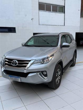 TOYOTA HILUX SW4 2.7 SR 4X2 16V FLEX 4P AUTOMÁTICO TOYOTA HILUX SW4 2.7 SR 4X2 16V FLEX 4P AUTOMÁTICO